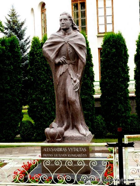 Vytauto Didžiojo paminklas Kernavėje. Skulptorius Antanas Kmieliauskas 